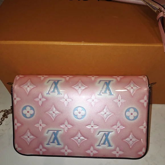 Louis Vuitton Felicie Pochette Valentines Edition New - Picture 15 of 16